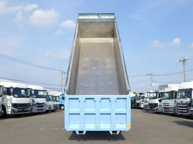 荷台全体の状態です。|いすゞ ギガ QKG-CYZ77AMの写真8