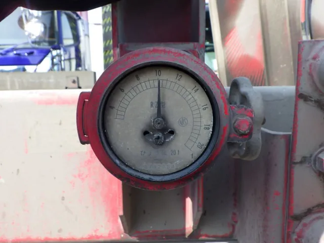 自重計の状態です。|いすゞ ギガ QKG-CYZ77AMの写真12