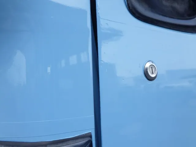 キャブはライン消し塗装がしてあります。|いすゞ ギガ QKG-CYZ77AMの写真14