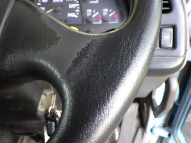 ハンドルにスレがあります。|いすゞ ギガ QKG-CYZ77AMの写真36