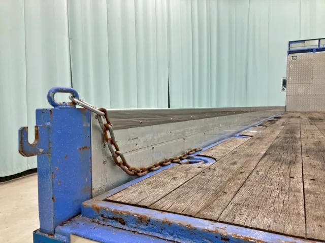 アオリ上部にステンレスが張られています。(助手席側)|三菱 スーパーグレート 2PG-FV74HZの写真11