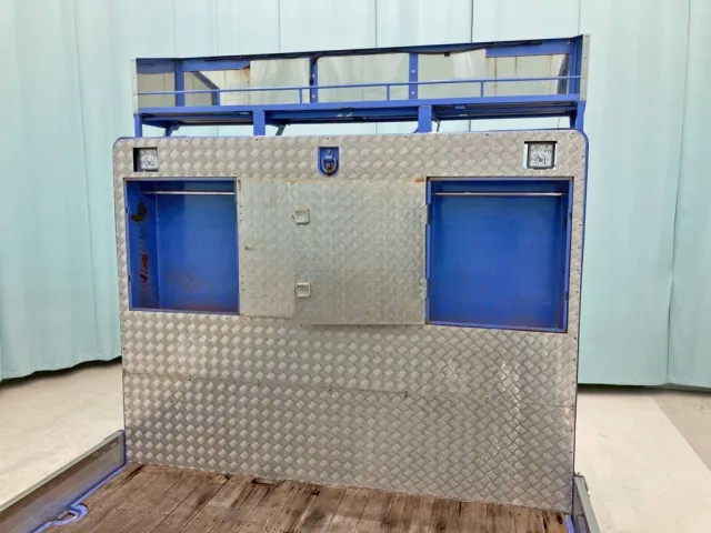 プロテクターにレバーブロック掛け付きの物入れがが付いています。|三菱 スーパーグレート 2PG-FV74HZの写真14