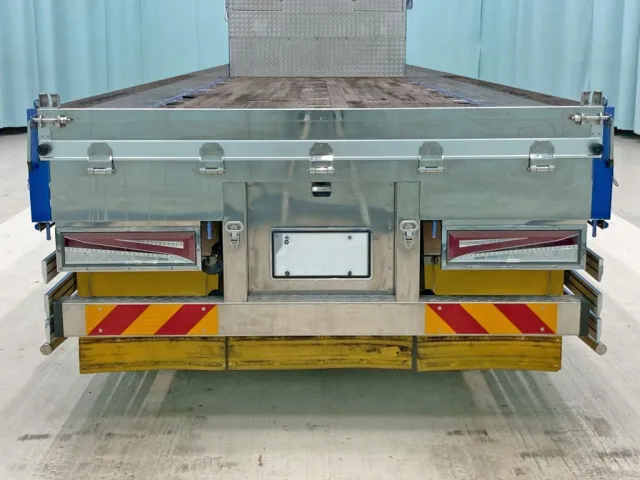 リヤ蝶番・ハンマーロック・キャッチ・リヤレールはステンレス製です。|三菱 スーパーグレート 2PG-FV74HZの写真20