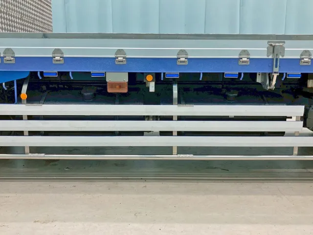 燃料タンクは300Lが2つ付いています。|三菱 スーパーグレート 2PG-FV74HZの写真26