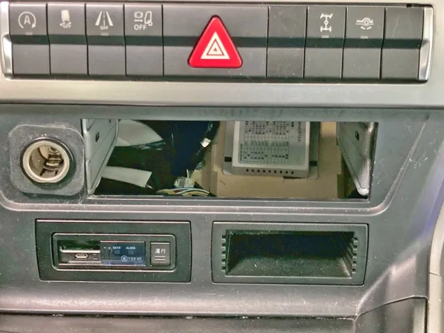 コンソールボックスが欠品しています。|三菱 スーパーグレート 2PG-FV74HZの写真29