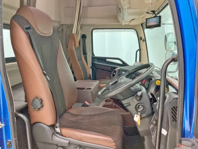 ハイルーフキャビンです。|日野 プロフィア 2DG-FW1AHJの写真8