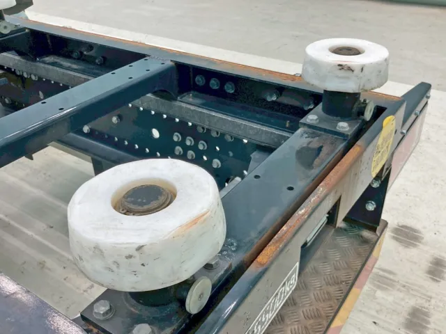 ガイドローラーの状態です。(後方)|日野 プロフィア 2DG-FW1AHJの写真19