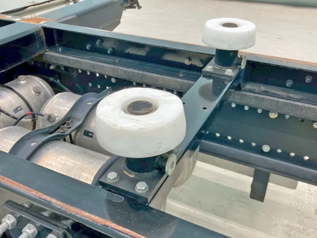 ガイドローラーの状態です。(中央)|日野 プロフィア 2DG-FW1AHJの写真21