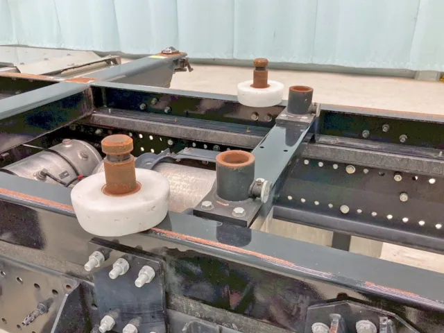 ガイドローラーを外した状態です。(中央)|日野 プロフィア 2DG-FW1AHJの写真22