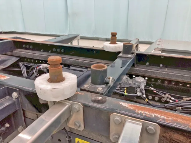 ガイドローラーを外した状態です。(前方)|日野 プロフィア 2DG-FW1AHJの写真24