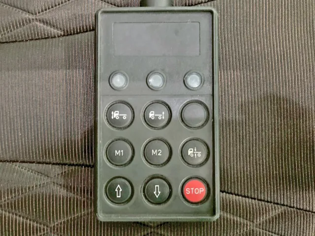 エアサスのコントローラーです。|日野 プロフィア 2DG-FW1AHJの写真30