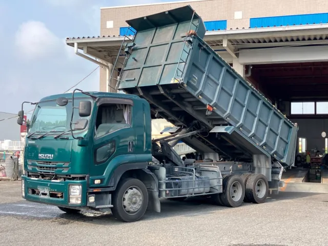 いすゞ フォワード QKG-FVZ34U2の写真1