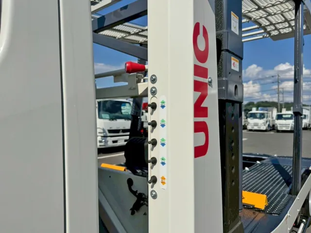 上物の操作スイッチです。|日野 デュトロ 2KG-XZU720M(2WD)の写真18