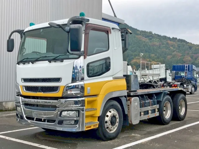 フロント周り、メッキパーツで飾っています。|三菱 スーパーグレート QDG-FV50VJRの写真1