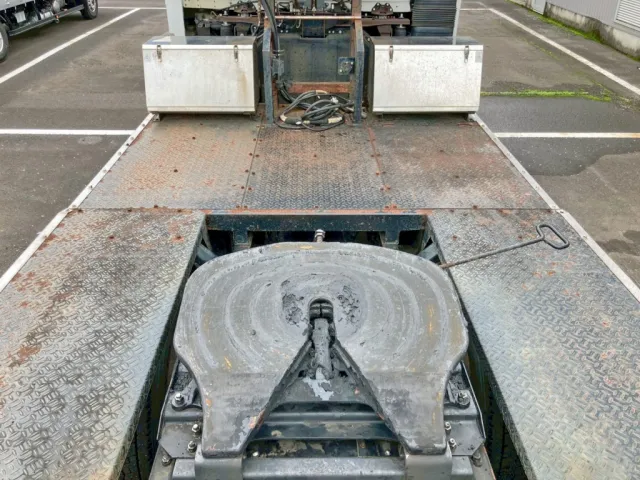 踊り場の状態です。|三菱 スーパーグレート QDG-FV50VJRの写真11