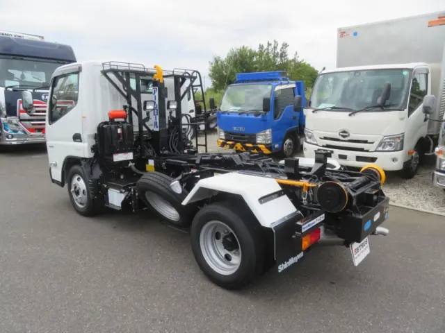 三菱 キャンター 2RG-FBAV0(2WD)の写真3