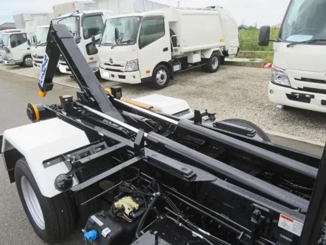 ツインシリンダーです。|三菱 キャンター 2RG-FBAV0(2WD)の写真7