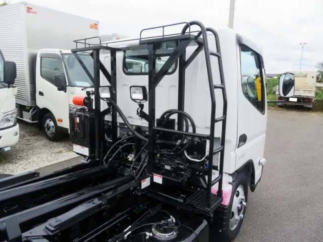 キャブバックステップの状態です。|三菱 キャンター 2RG-FBAV0(2WD)の写真9