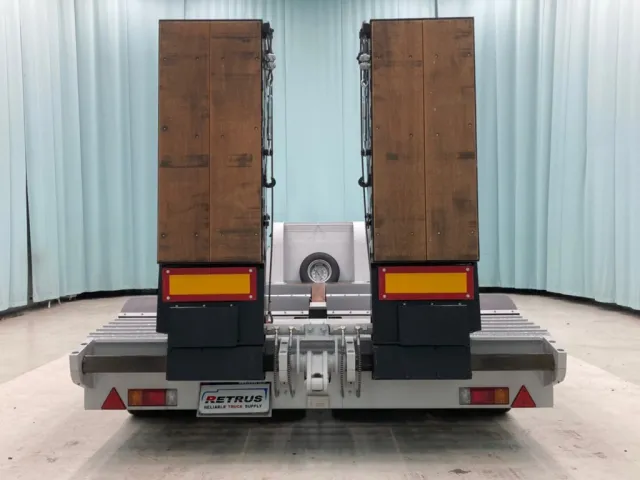 歩みはオートスライド機能付きです。(歩みを縮めた状態です)|トレクス  PMR440の写真15