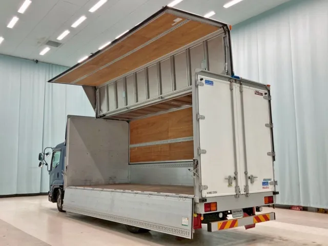 いすゞ フォワード 2RG-FRR90T2(2WD)の写真3