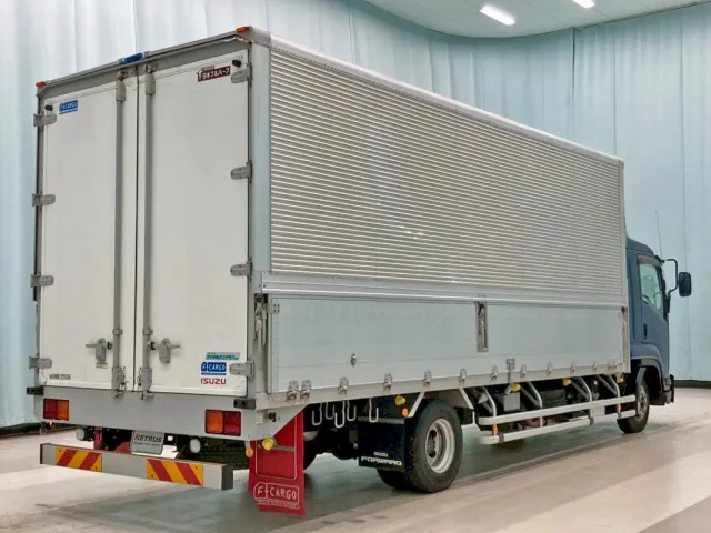 いすゞ フォワード 2RG-FRR90T2(2WD)の写真4