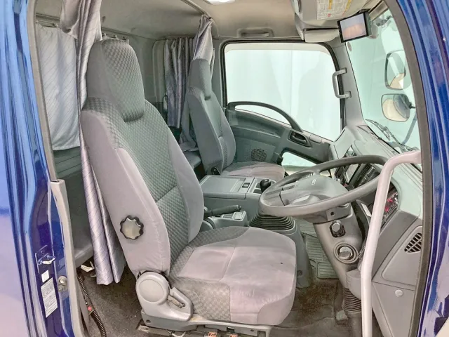 いすゞ フォワード 2RG-FRR90T2(2WD)の写真7