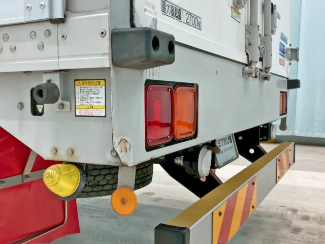 リヤレール助手席側に曲がりがあります。|いすゞ フォワード 2RG-FRR90T2(2WD)の写真14