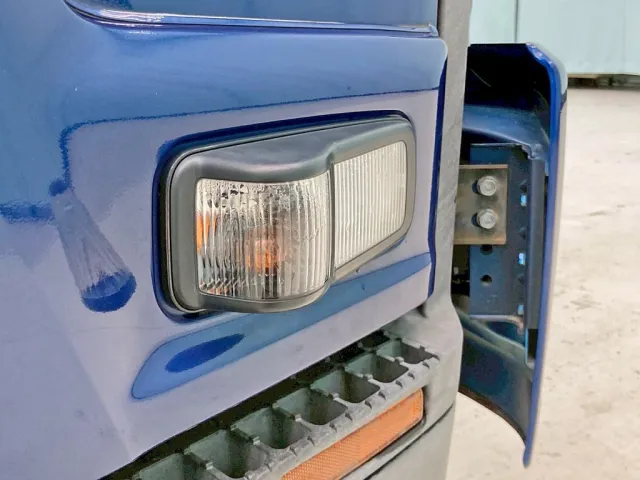 運転席ドアウインカーに水が混入しています。|いすゞ フォワード 2RG-FRR90T2(2WD)の写真22