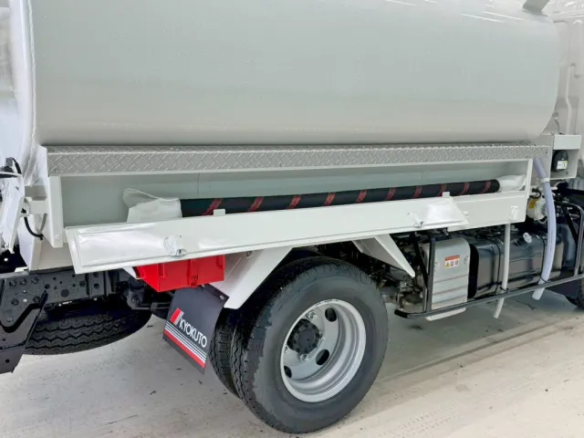 運転席側のホースです。|日野 デュトロ 2KG-XZU600E(2WD)の写真14