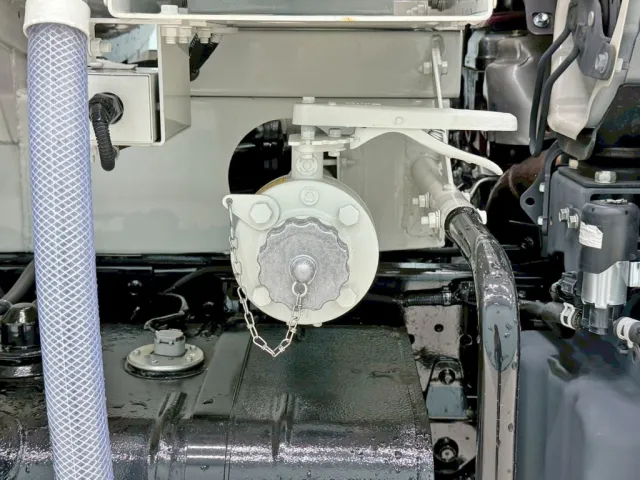 運転席側配管の状態です。|日野 デュトロ 2KG-XZU600E(2WD)の写真22