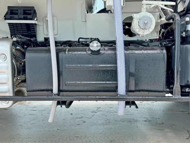 燃料タンクは80Lです。|日野 デュトロ 2KG-XZU600E(2WD)の写真26