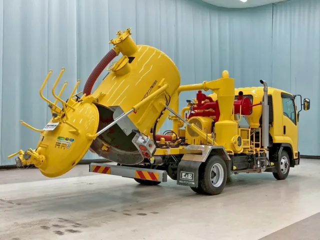 いすゞ フォワード 2RG-FRR90S2(2WD)の写真4