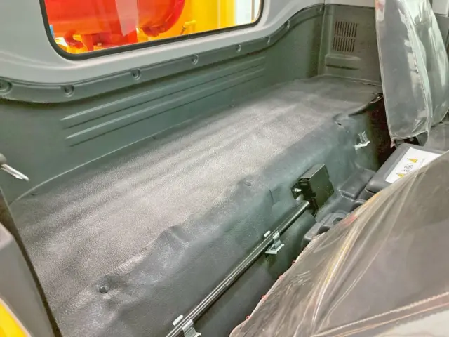 ベッドスペースにマットは付いておりません。|いすゞ フォワード 2RG-FRR90S2(2WD)の写真8