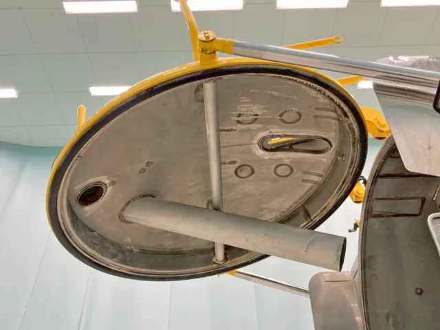 リヤハッチもステンレス製です。|いすゞ フォワード 2RG-FRR90S2(2WD)の写真13