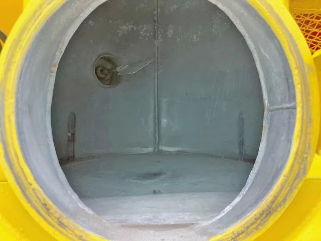 サイクロン(2次キャッチャー)内部の状態です。|いすゞ フォワード 2RG-FRR90S2(2WD)の写真28