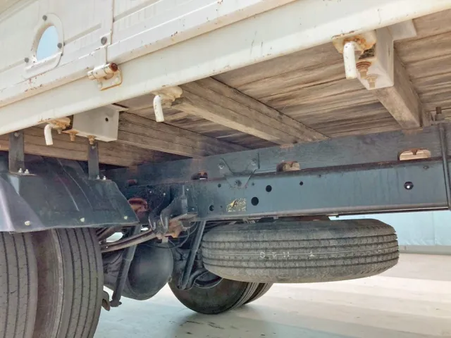 シャーシとネタの状態です。(縦ネタ・横ネタは木製です)|日野 レンジャー SDG-FC9JKAP(2WD)の写真6