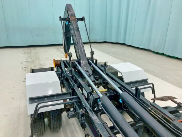 ツインシリンダーです。|いすゞ フォワード TKG-FRR90S2(2WD)の写真11