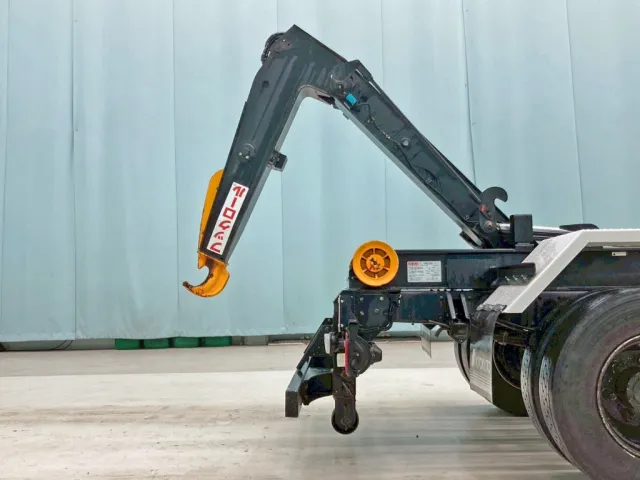 ジャッキは手動式です。|いすゞ フォワード TKG-FRR90S2(2WD)の写真12