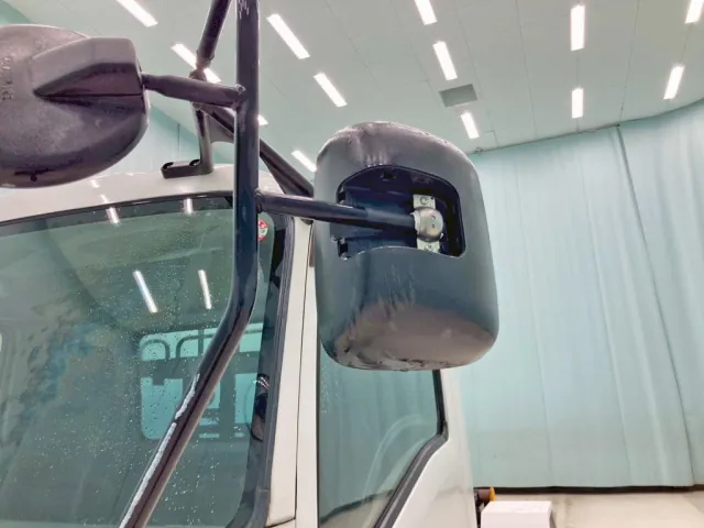 助手席側サイドミラー取り付け部カバー欠品しています。|いすゞ フォワード TKG-FRR90S2(2WD)の写真17