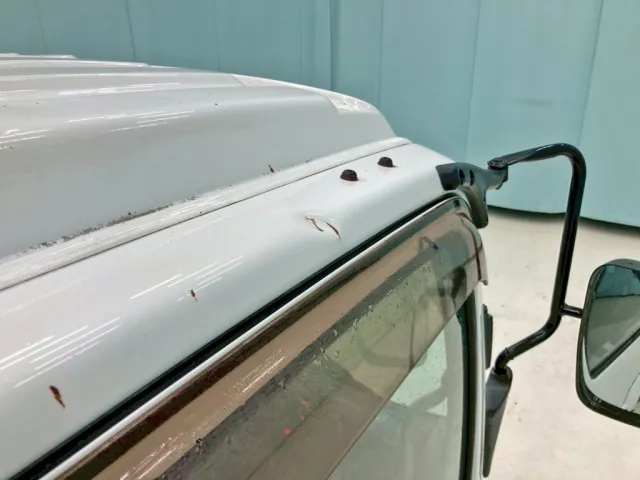 ルーフ運転席側にキズ・ヘコミ・サビがあります。|いすゞ フォワード TKG-FRR90S2(2WD)の写真31