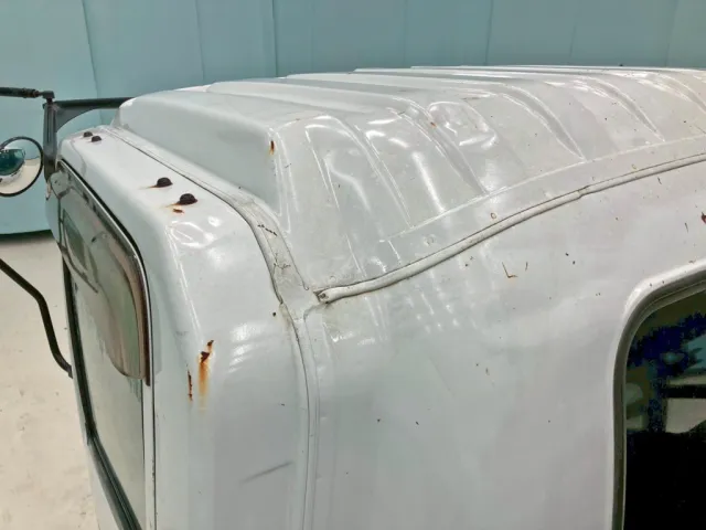 ルーフ助手席側後方にキズ・サビがあります。|いすゞ フォワード TKG-FRR90S2(2WD)の写真32