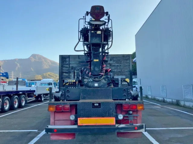 アウトリガー格納時の状態です。|UDトラックス クオン PKG-CW4ZLの写真18