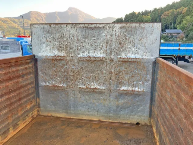 プロテクターにキズ・ヘコミがあります。|UDトラックス クオン PKG-CW4ZLの写真33