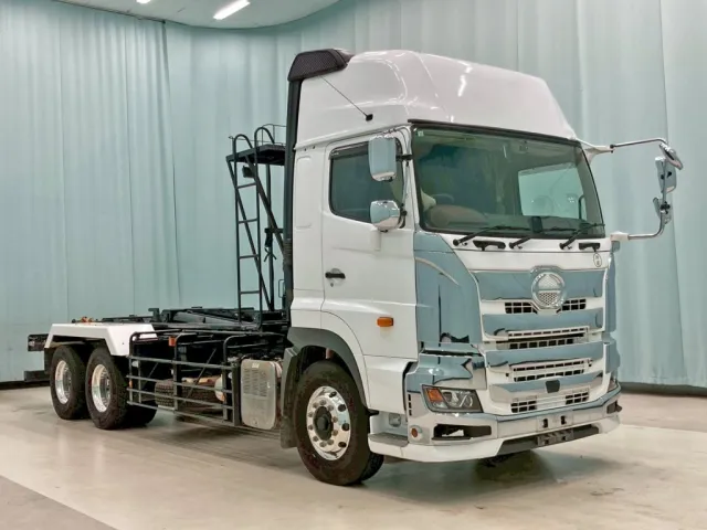 ホイールは、アルミ製です。|日野 プロフィア 2DG-FS1AJEの写真2