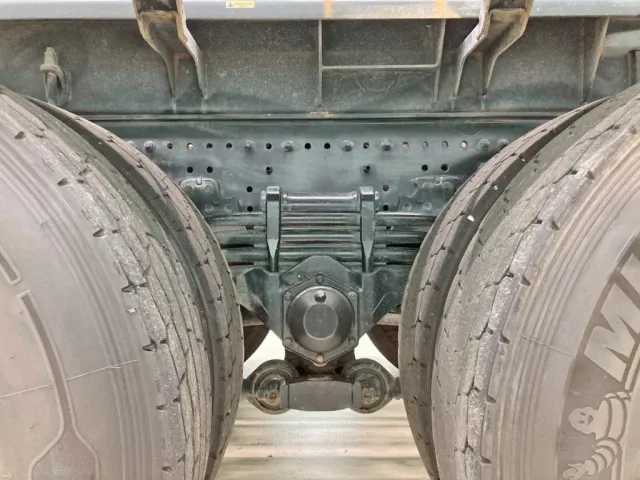 リーフサスです。|日野 プロフィア 2DG-FS1AJEの写真5