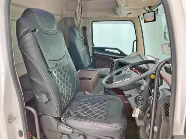 ハイルーフキャビンです。|日野 プロフィア 2DG-FS1AJEの写真7