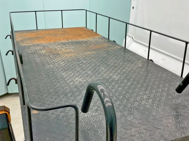 つい立上部の踊り場の状態です。|日野 プロフィア 2DG-FS1AJEの写真9