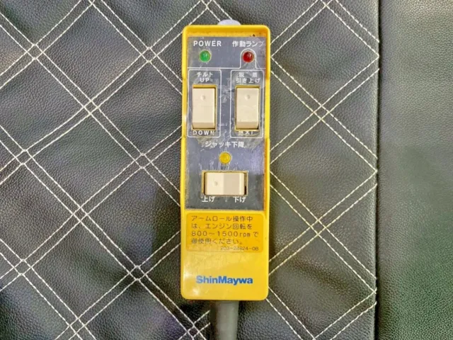 アームロールのコントローラーです。|日野 プロフィア 2DG-FS1AJEの写真20