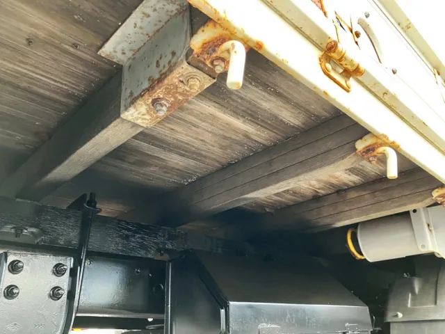 シャーシとネタの状態です。(縦ネタ・横ネタは木製です)|日野 レンジャー 2KG-FC2ABA(2WD)の写真7