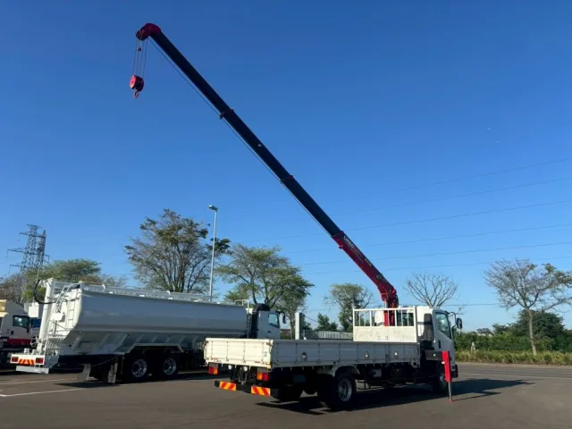 いすゞ フォワード 2PG-FRR90S1(2WD)の写真4